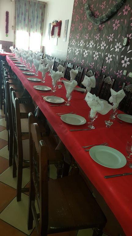 Hostal Cabanas Carboneras de Guadazaón Esterno foto
